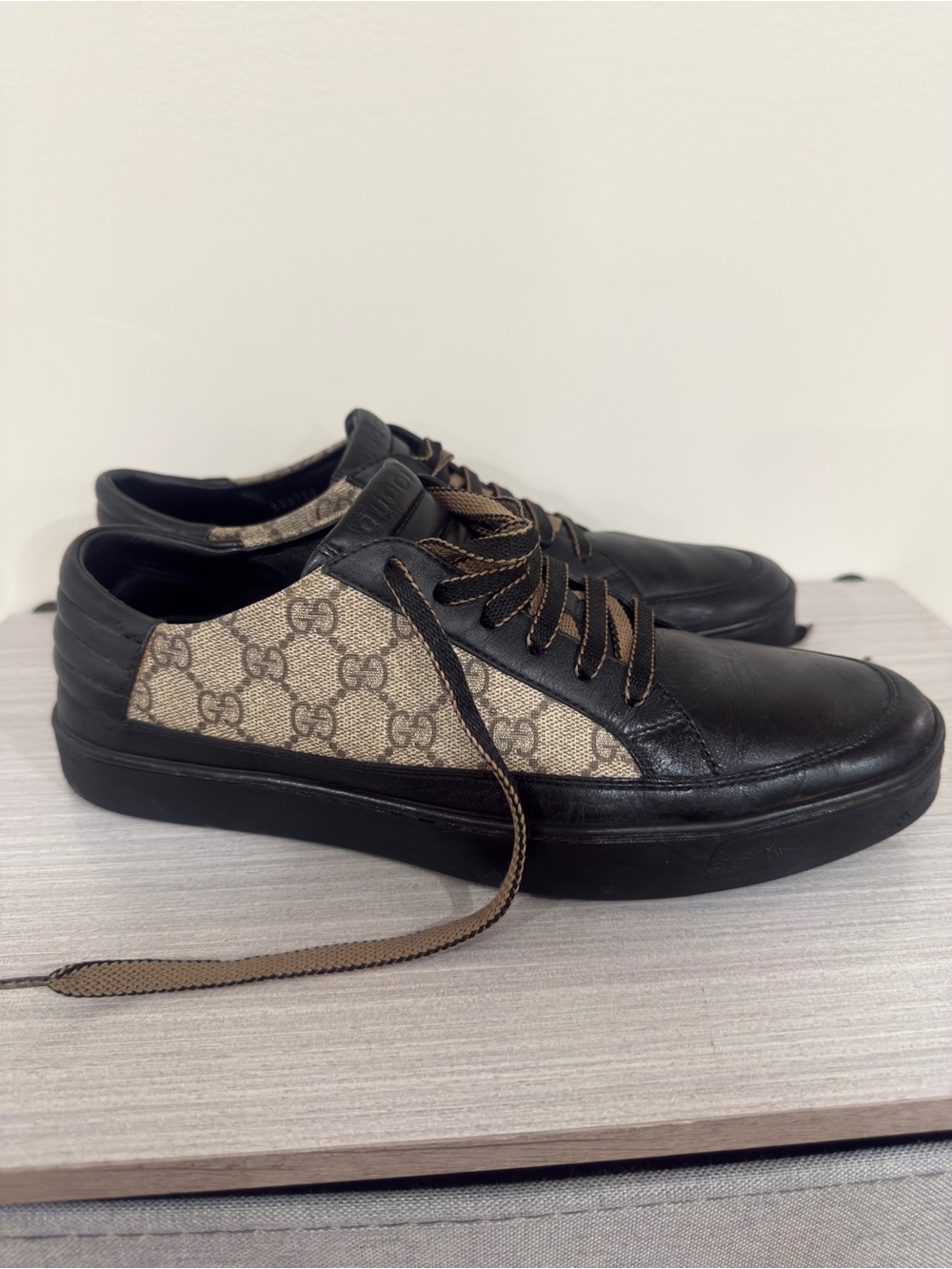 Gucci GG Supreme Black Tan Low Top Sneakers Monogram Trainers Size 9